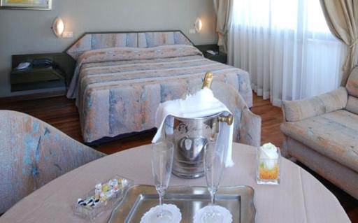 Hotel Bristol بيزارو المظهر الخارجي الصورة