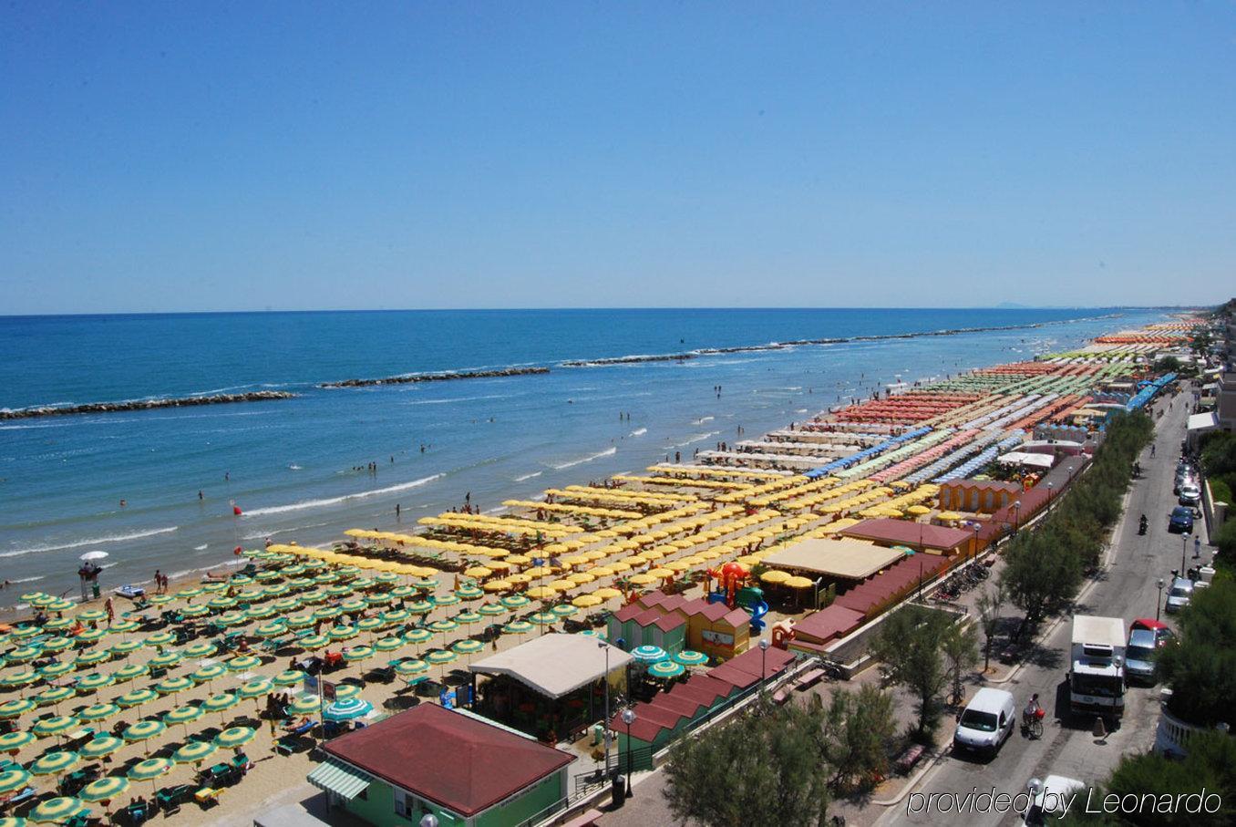 Hotel Bristol بيزارو المظهر الخارجي الصورة