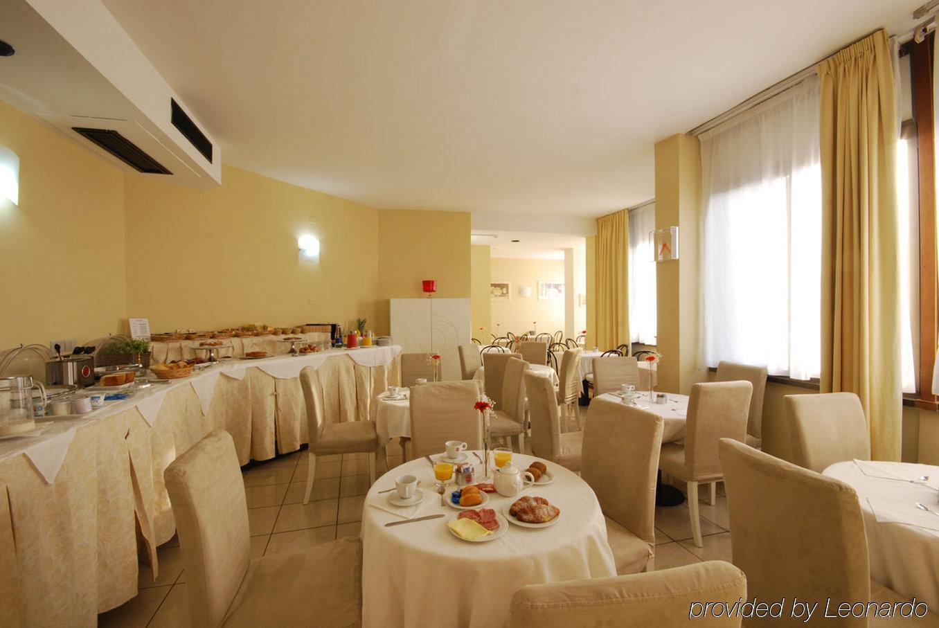 Hotel Bristol بيزارو المظهر الخارجي الصورة
