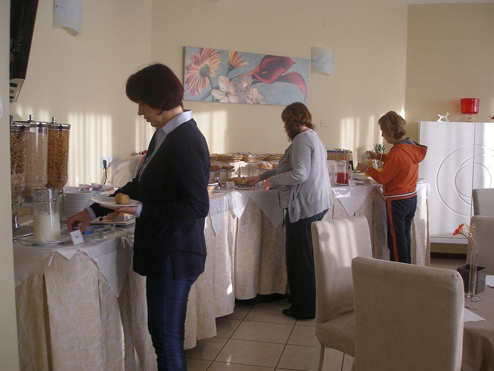 Hotel Bristol بيزارو المظهر الخارجي الصورة