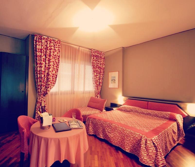 Hotel Bristol بيزارو المظهر الخارجي الصورة